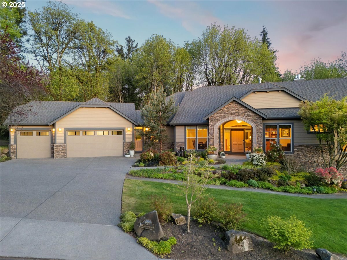 9522 NW Skyview Dr  Portland OR 97231 photo