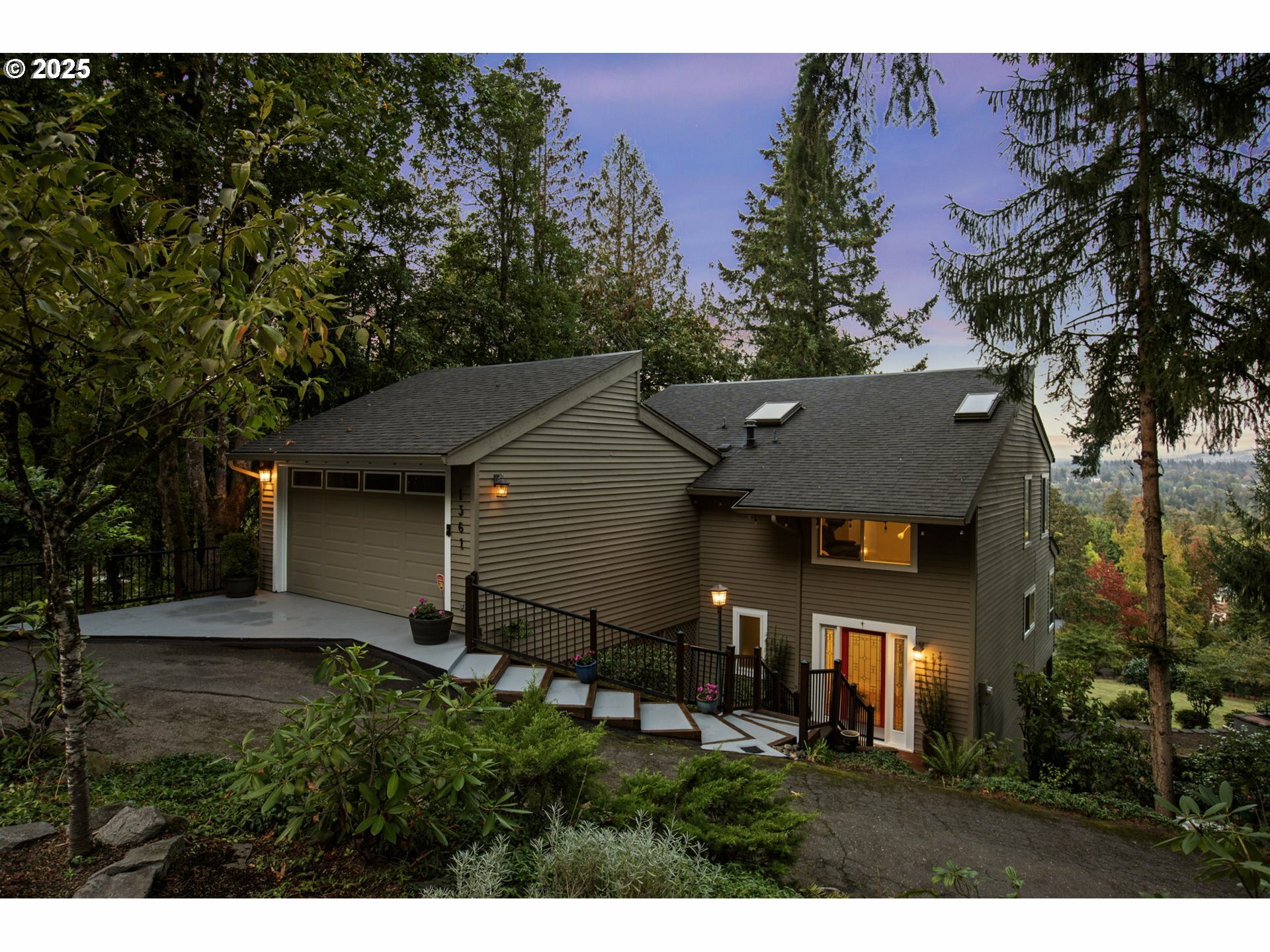 1361 Glenmorrie Dr  Lake Oswego OR 97034 photo