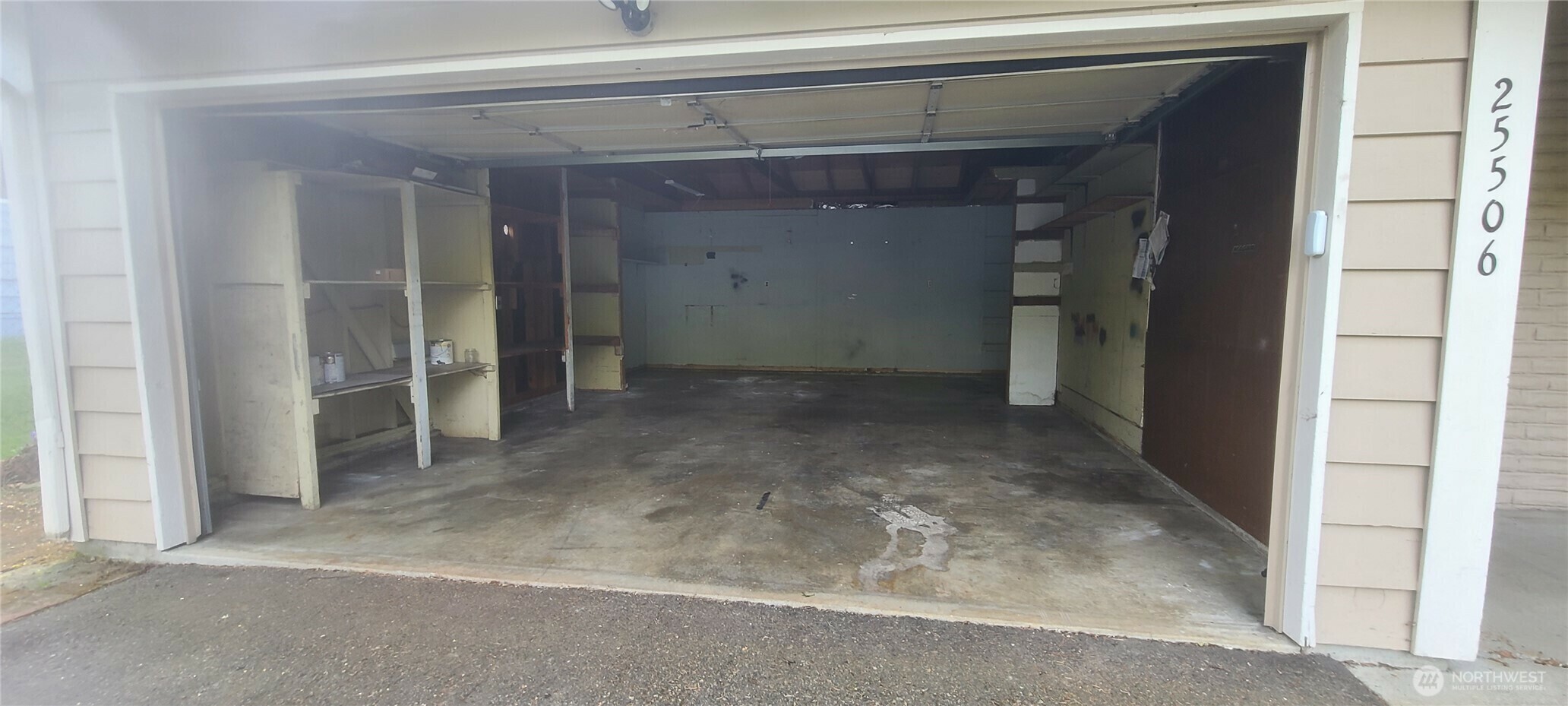 Property Photo: 25506 45th Avenue S WA 98032