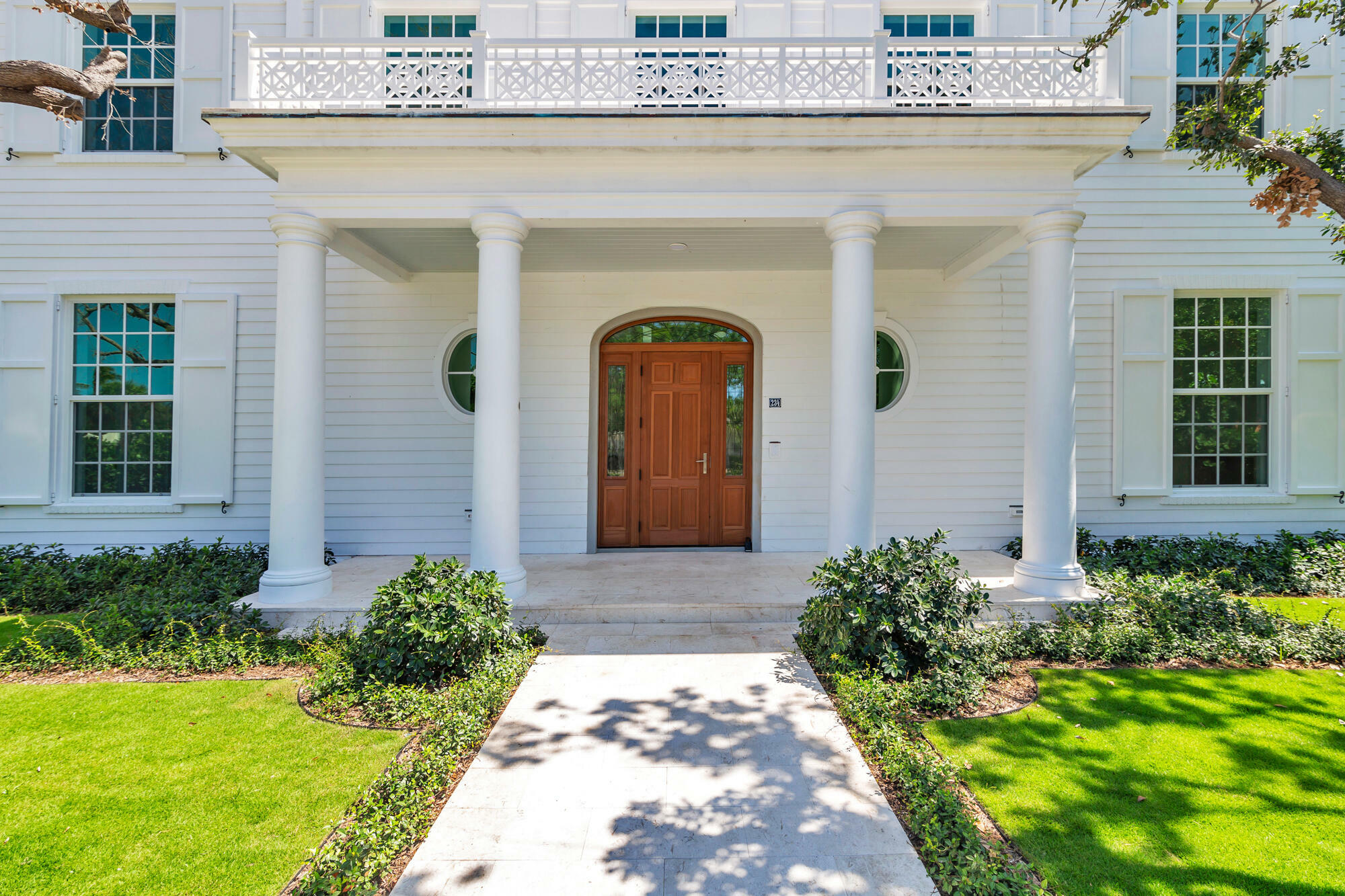 Property Photo:  234 Miramar Way  FL 33405 