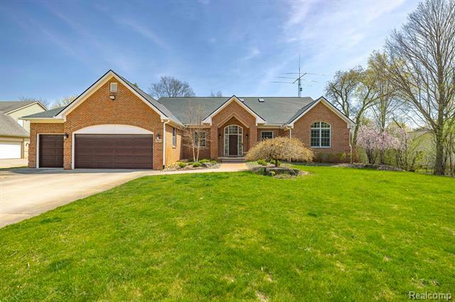 Property Photo: 28468 Schroeder Street MI 48331