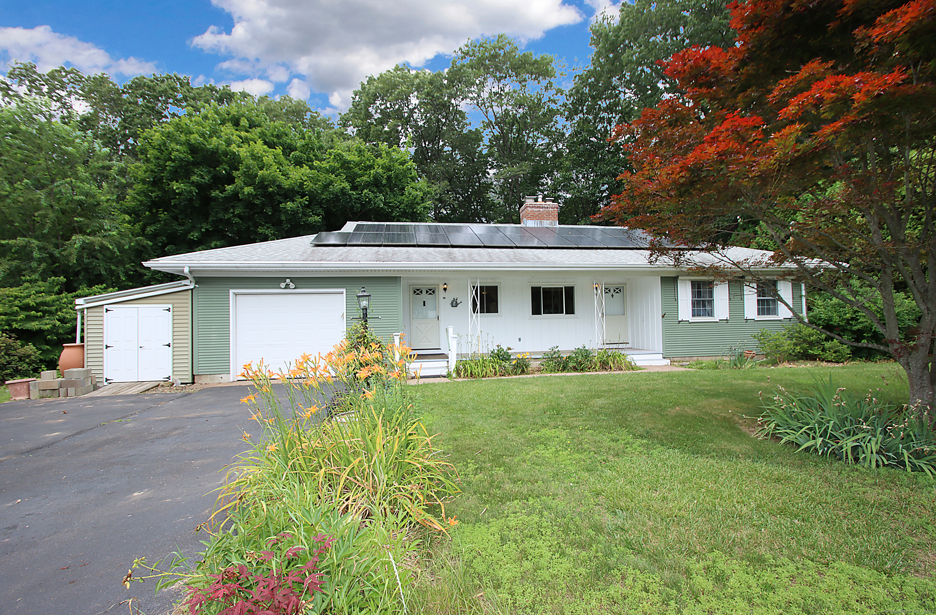 Property Photo: 38 Somerset Drive CT 06040