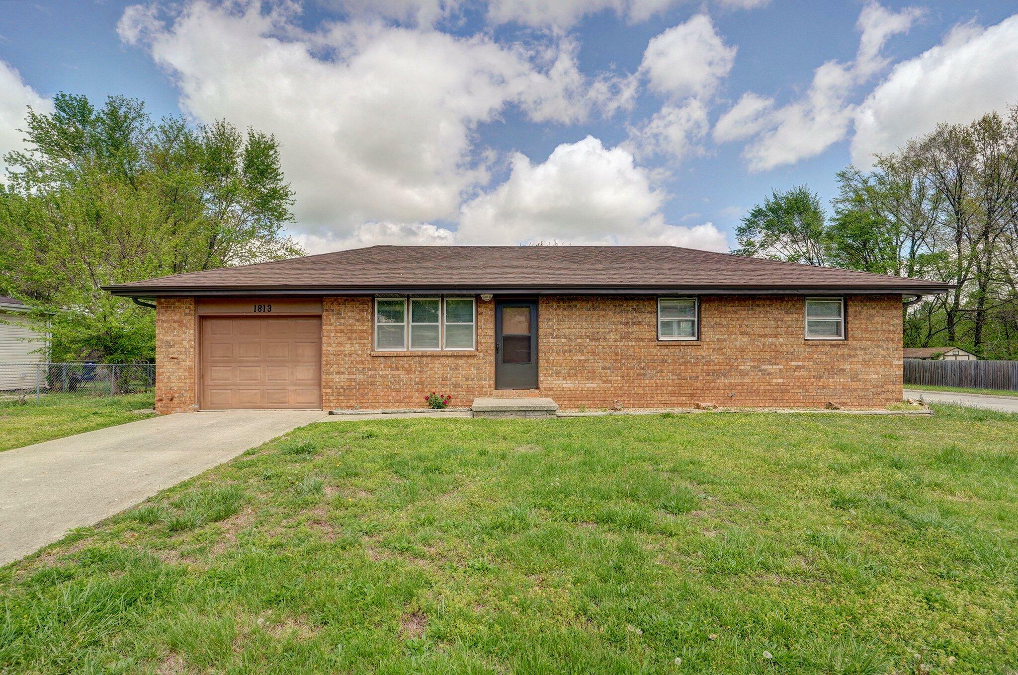 Property Photo: 1813 E Kentwood Street MO 65738