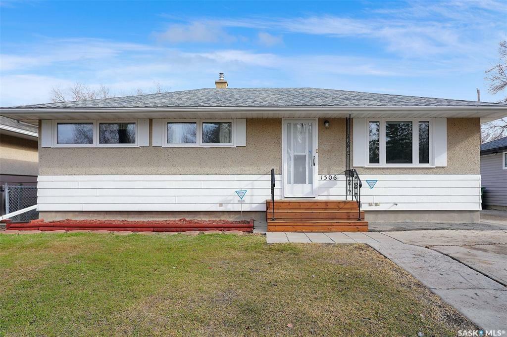 Property Photo: 1306 7th Avenue N SK S4R 0H4