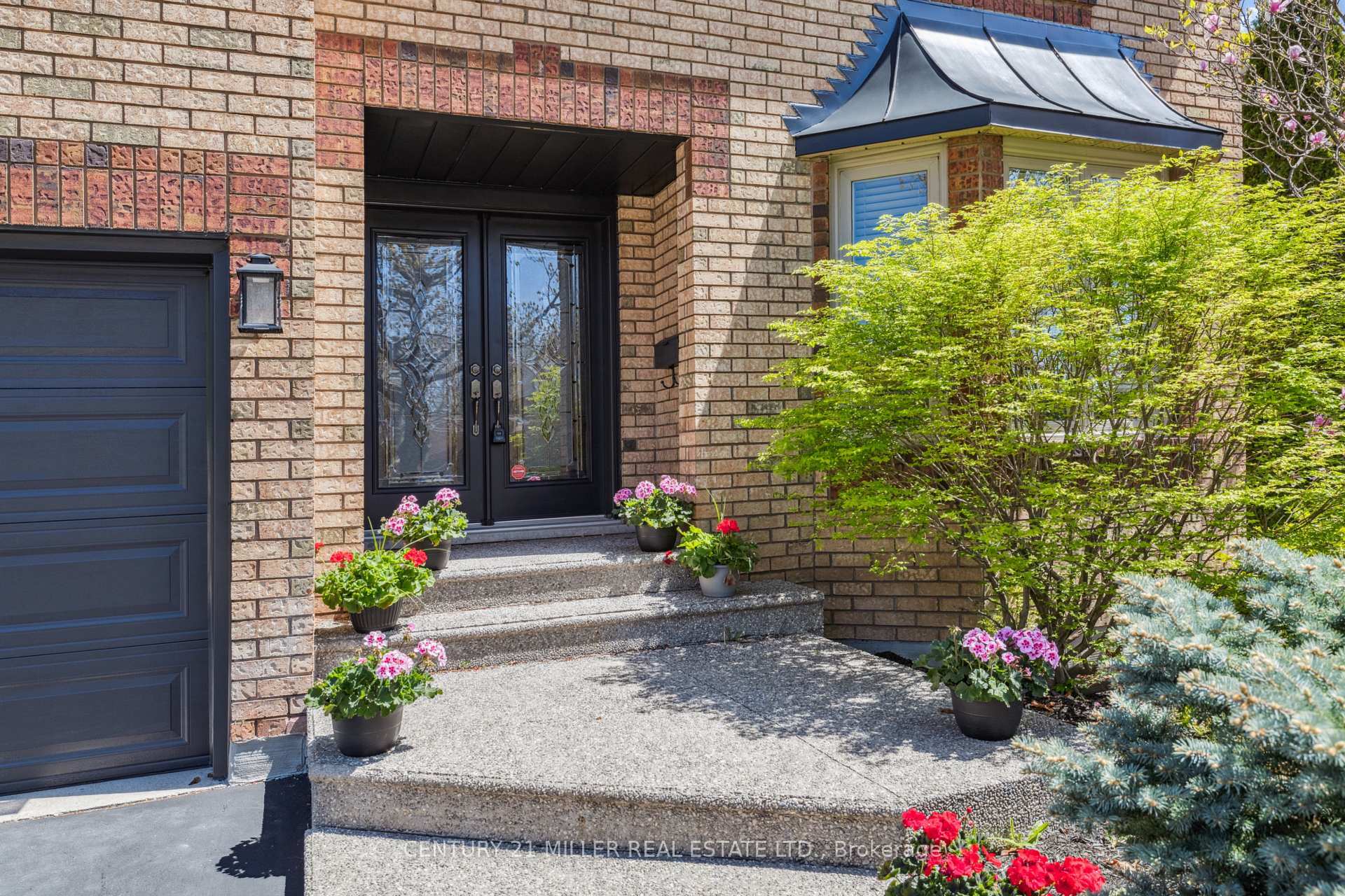 Photo de la propriété: 1372 Wheelwright Road ON L6M 2Z2