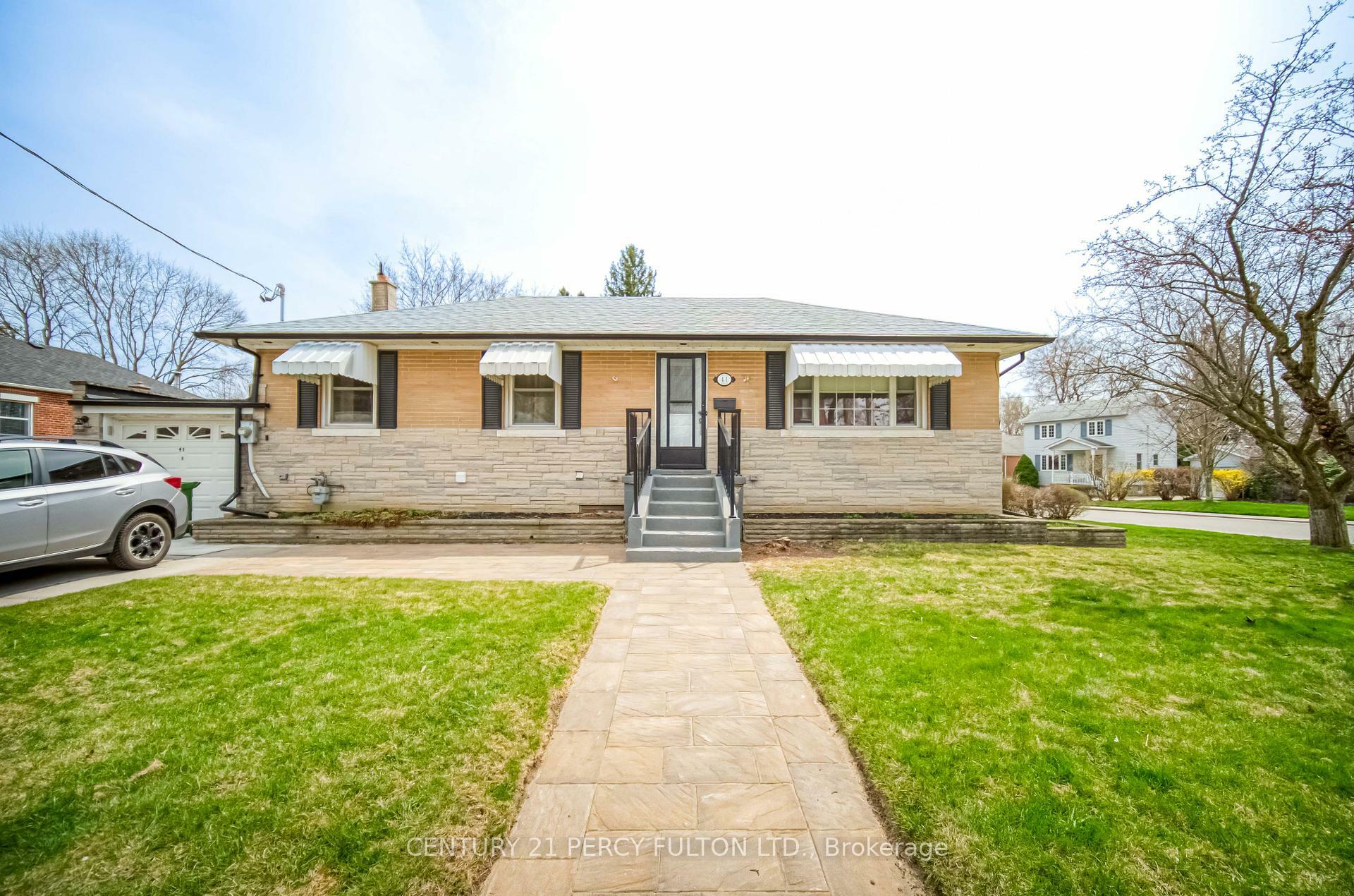 Photo de la propriété: 41 Squires Avenue ON M4B 2R2