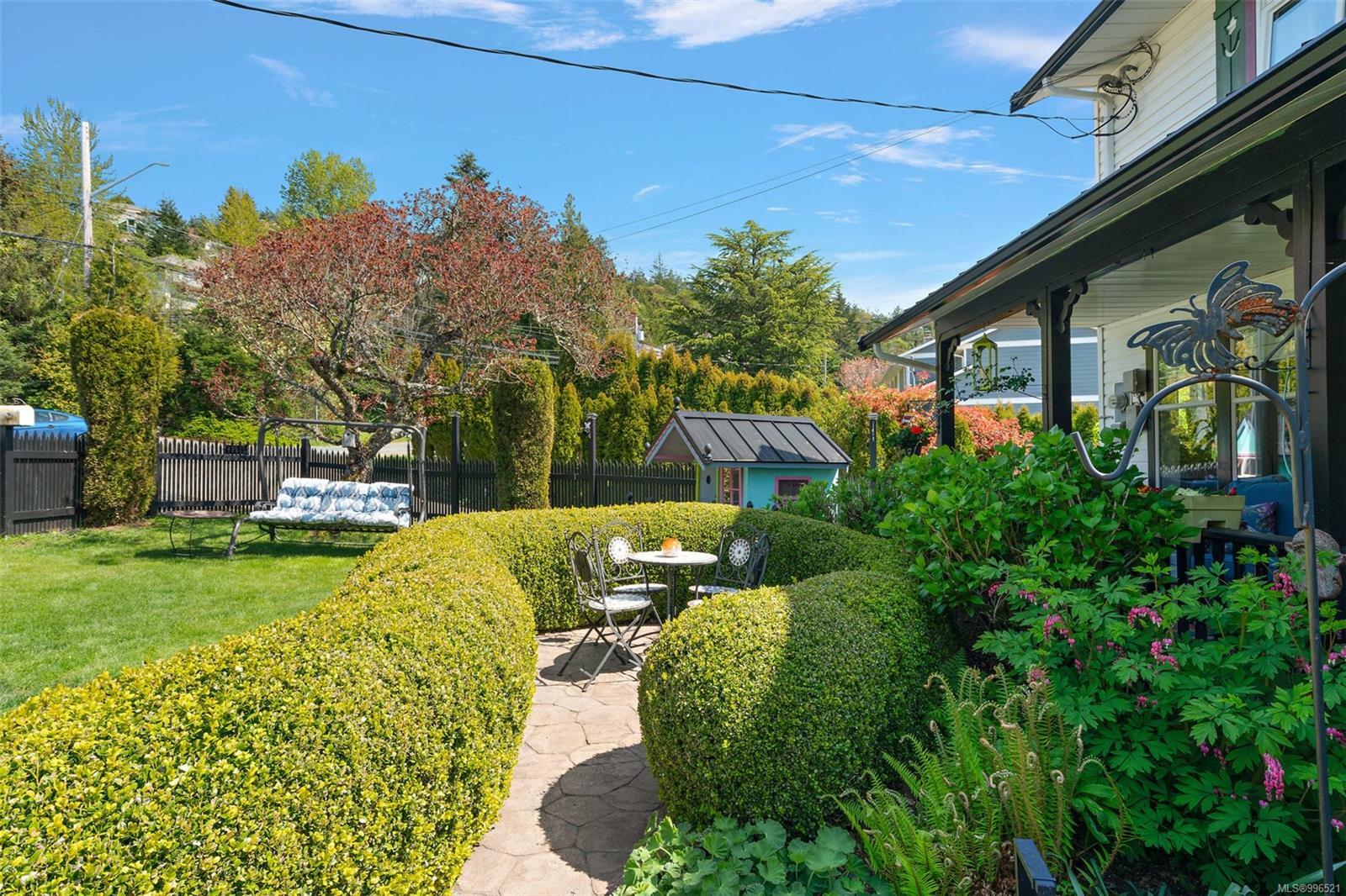 Photo de la propriété: 3562 Desmond Dr BC V9C 3T1