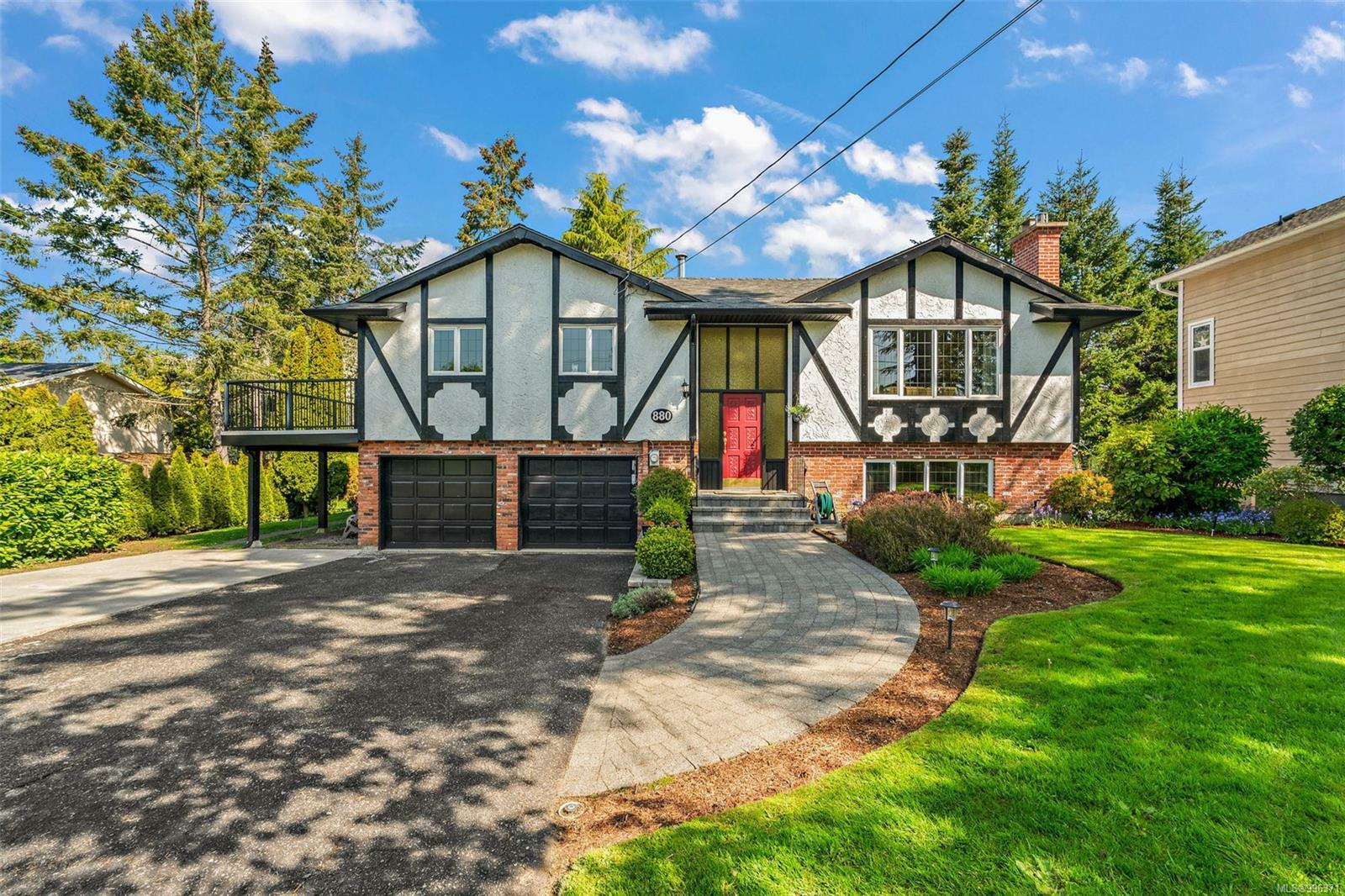 Property Photo: 880 Clarke Rd BC V8M 1C3