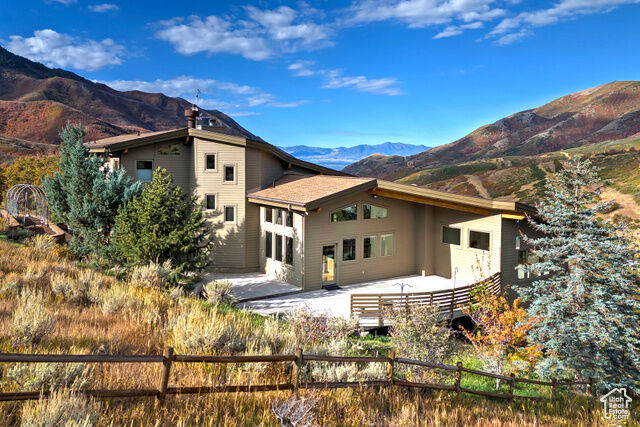 Property Photo: 152 N Silver Oak Rd UT 84108