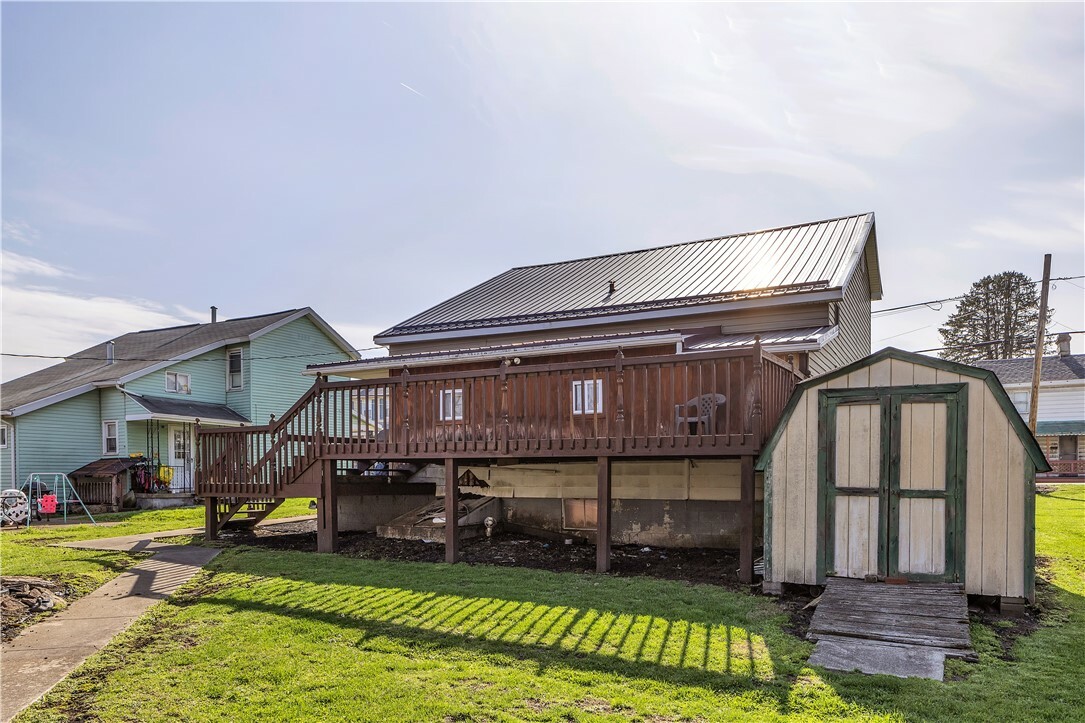 Property Photo: 6808 Low Street PA 15666