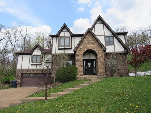 Property Photo:  1015 Noble Pine Court  PA 15085 