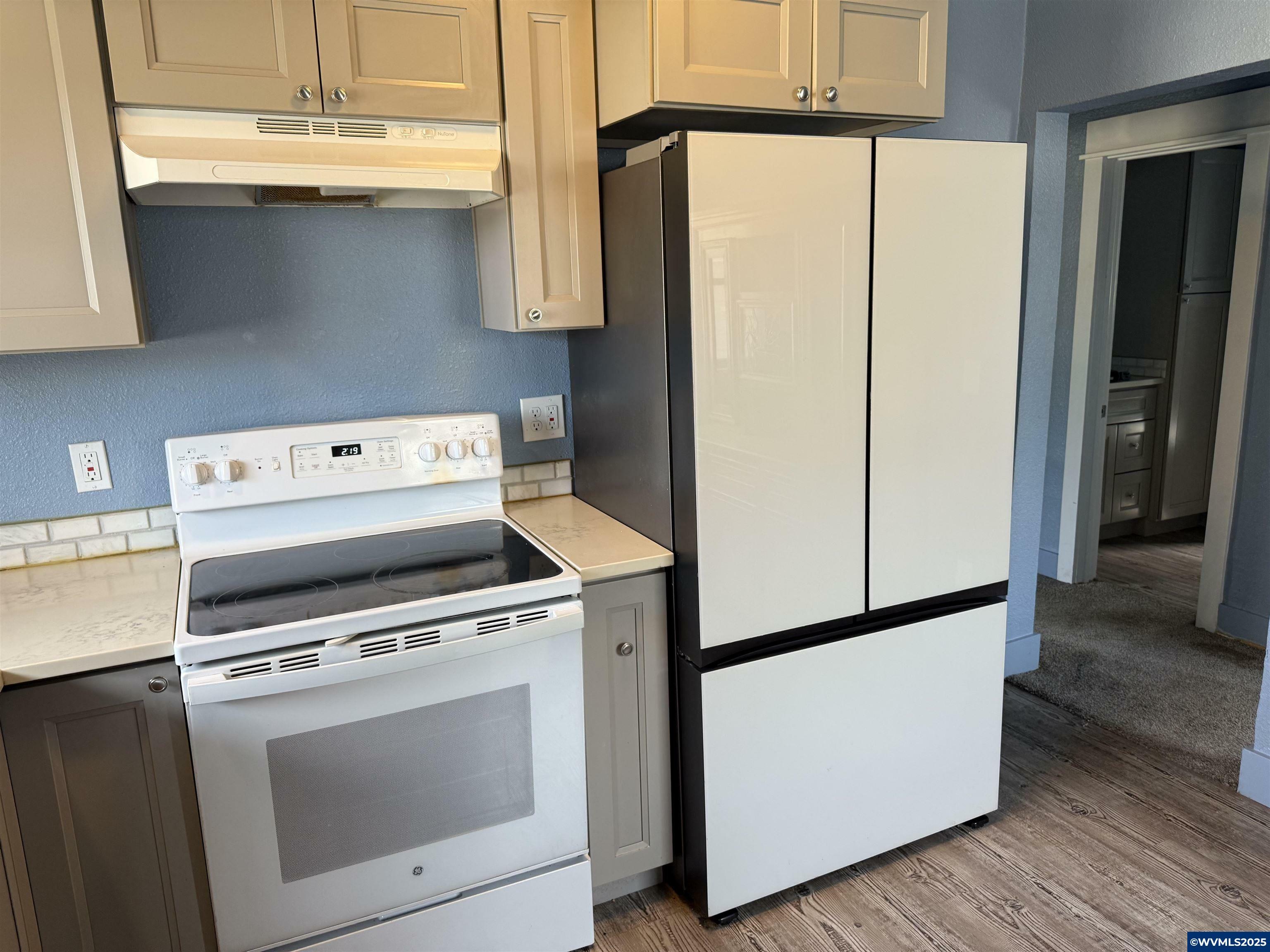 Property Photo: 505 18th St SE OR 97301