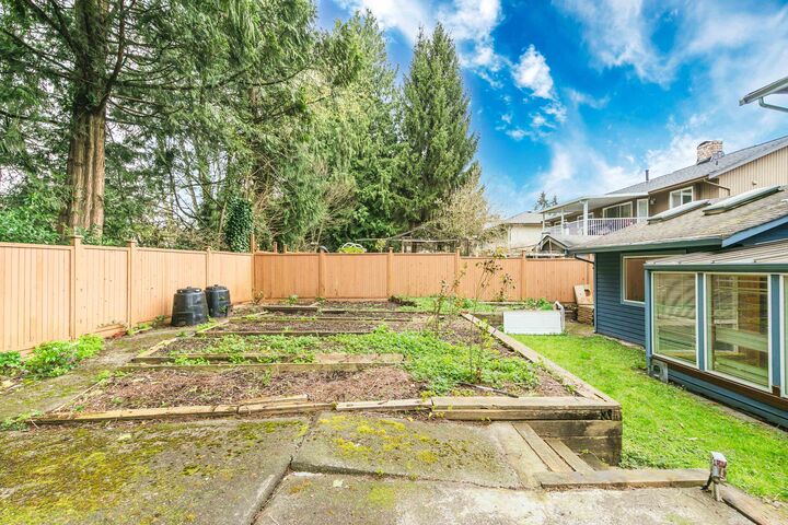 Property Photo: 15006 99A Avenue BC V3R 7N1