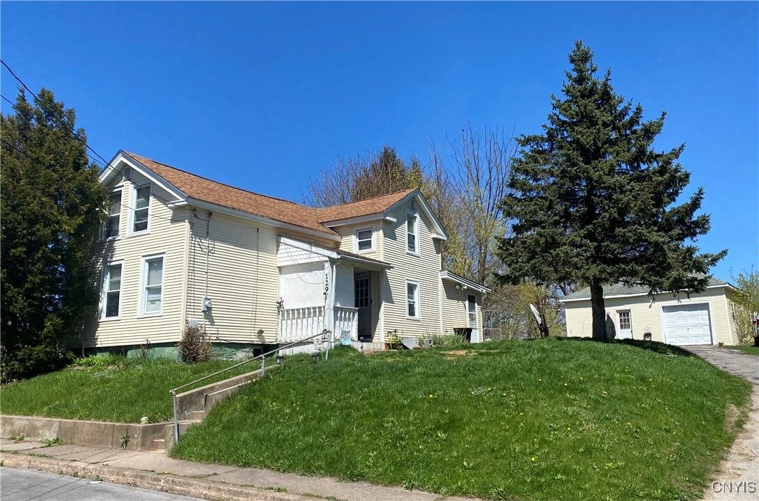 Property Photo: 129 Lyon Street NY 13126