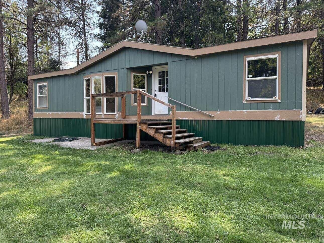 Property Photo: 174 Elmwood Loop 7 ID 83544
