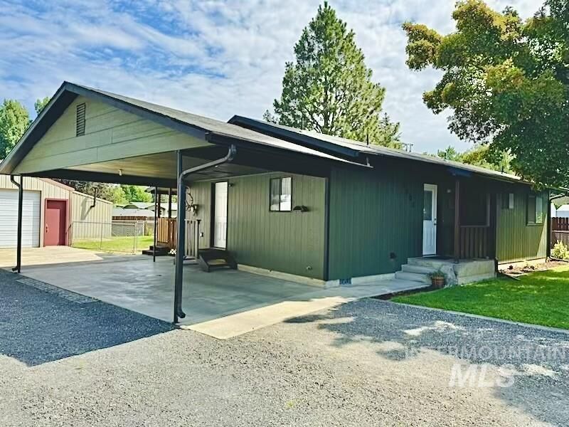 Property Photo:  1721 Cedar Drive  ID 83501 