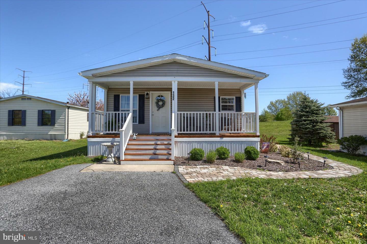 Property Photo: 132 Wheaton Place PA 17112
