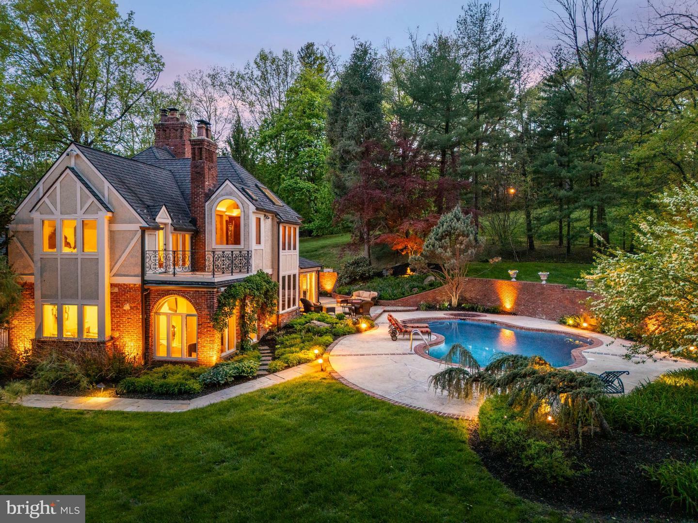 Property Photo: 1100 Green Valley Road PA 19010