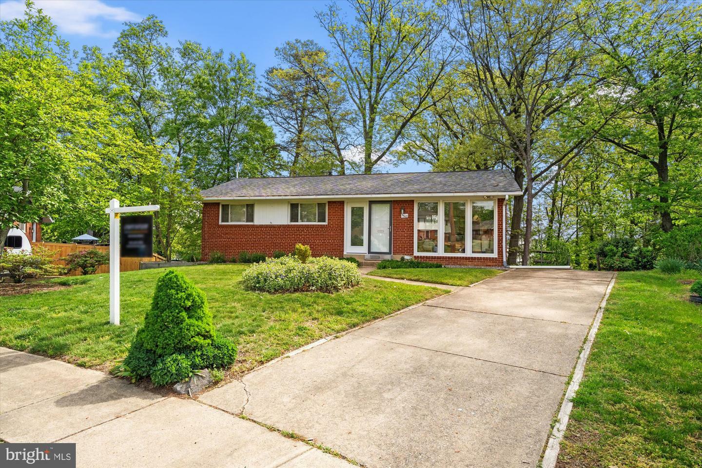 Property Photo: 5603 Bristol Court VA 22312