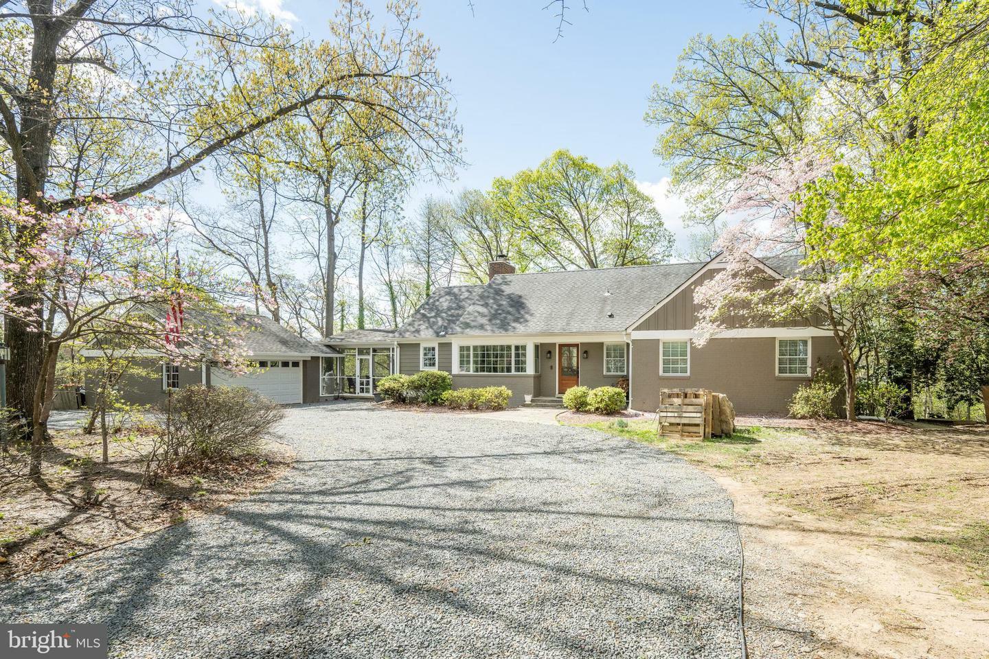 Property Photo: 4812 Maury Lane VA 22304