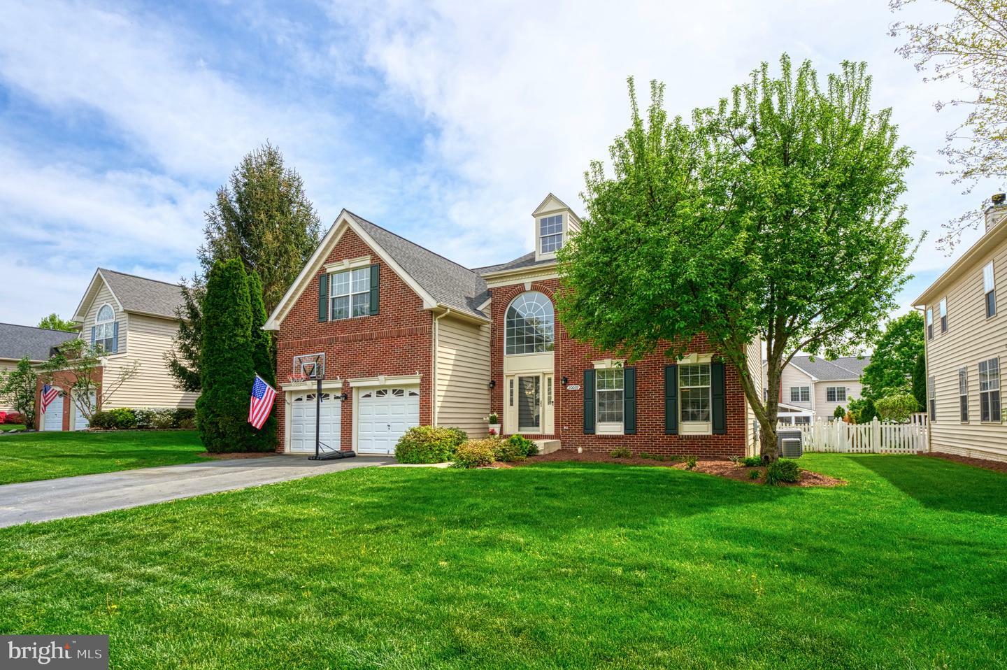 Property Photo: 20039 Muirfield Village Court VA 20147