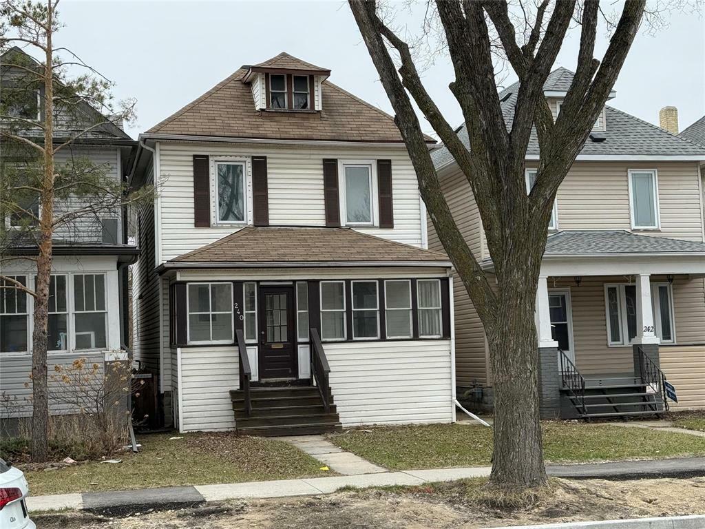 Property Photo: 240 Inkster Boulevard MB R2W 0J9