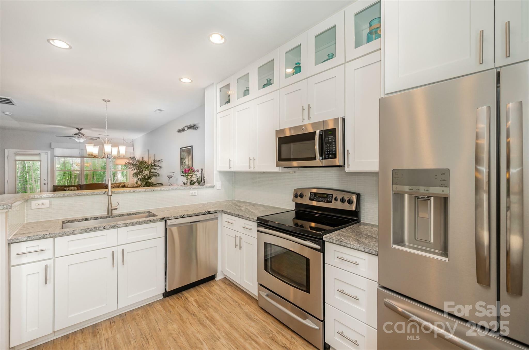 Property Photo: 15318 Coventry Court Lane NC 28277