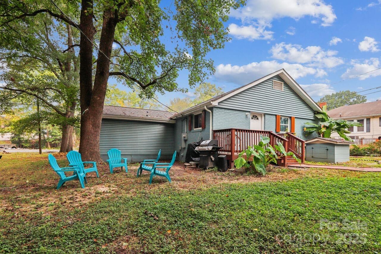 Property Photo:  712 Grace Avenue  NC 28083 