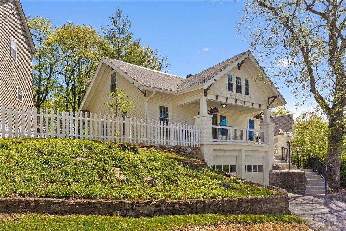 Property Photo: 610 Athens Avenue OH 45226