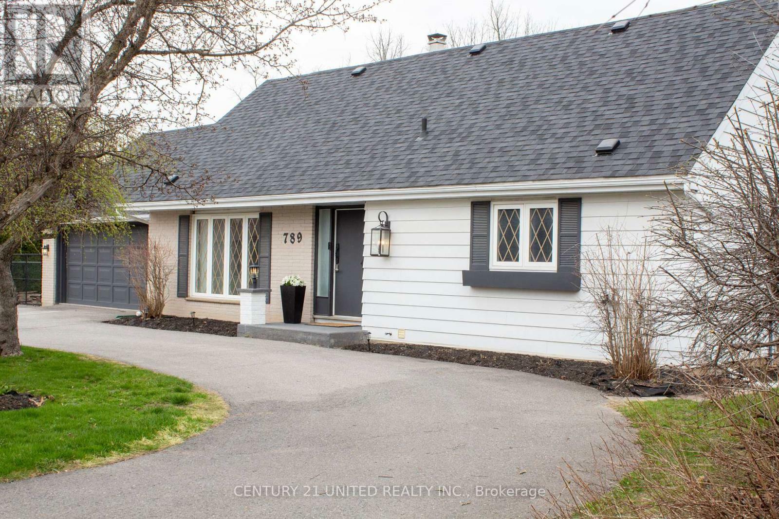 Property Photo: 789 Parkhill Road West ON K9J 7R5