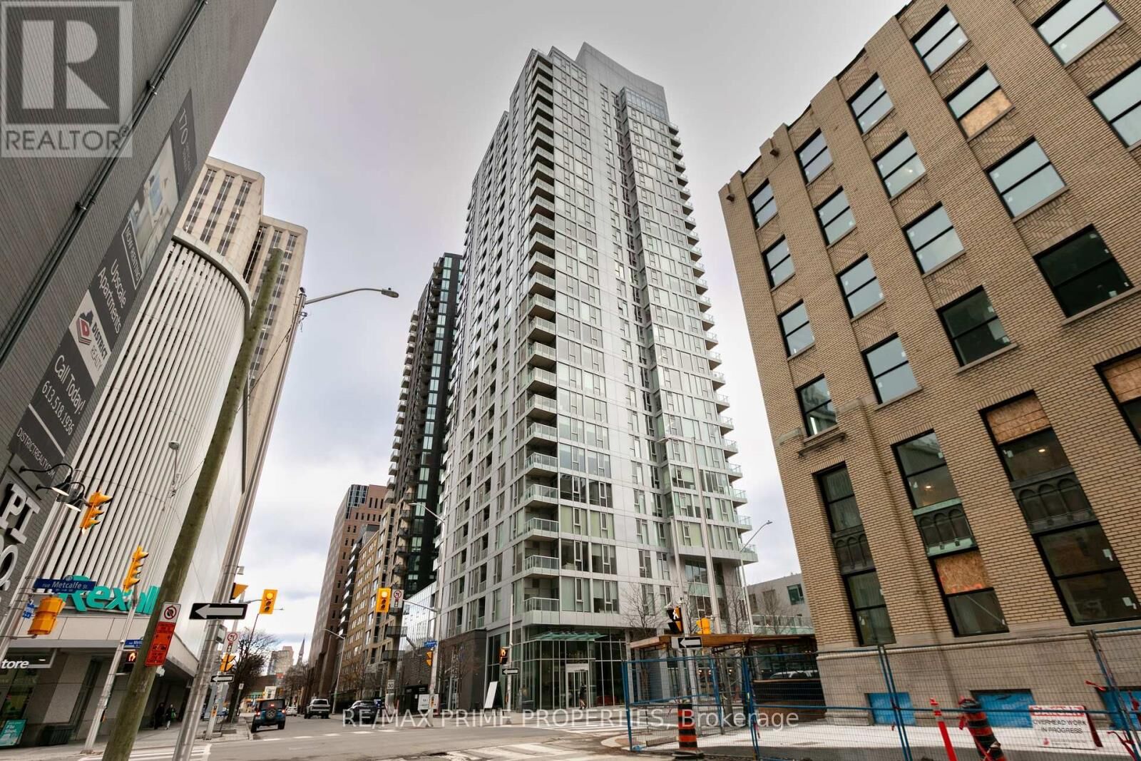 Property Photo: 179 Metcalfe Street 1705 ON K2P 0W1