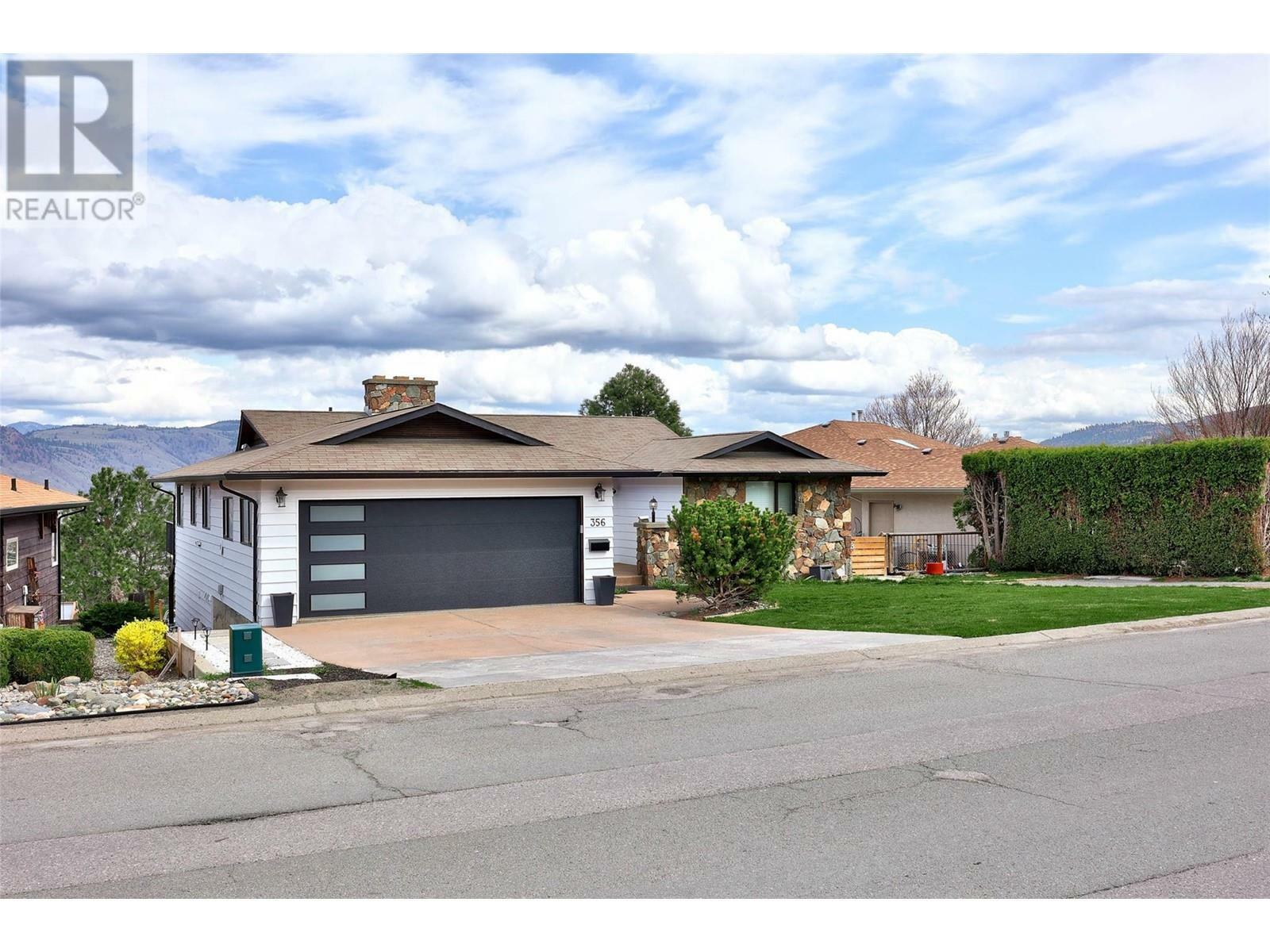 Photo de la propriété: 356 Gleneagles Drive BC V2E 1Z4