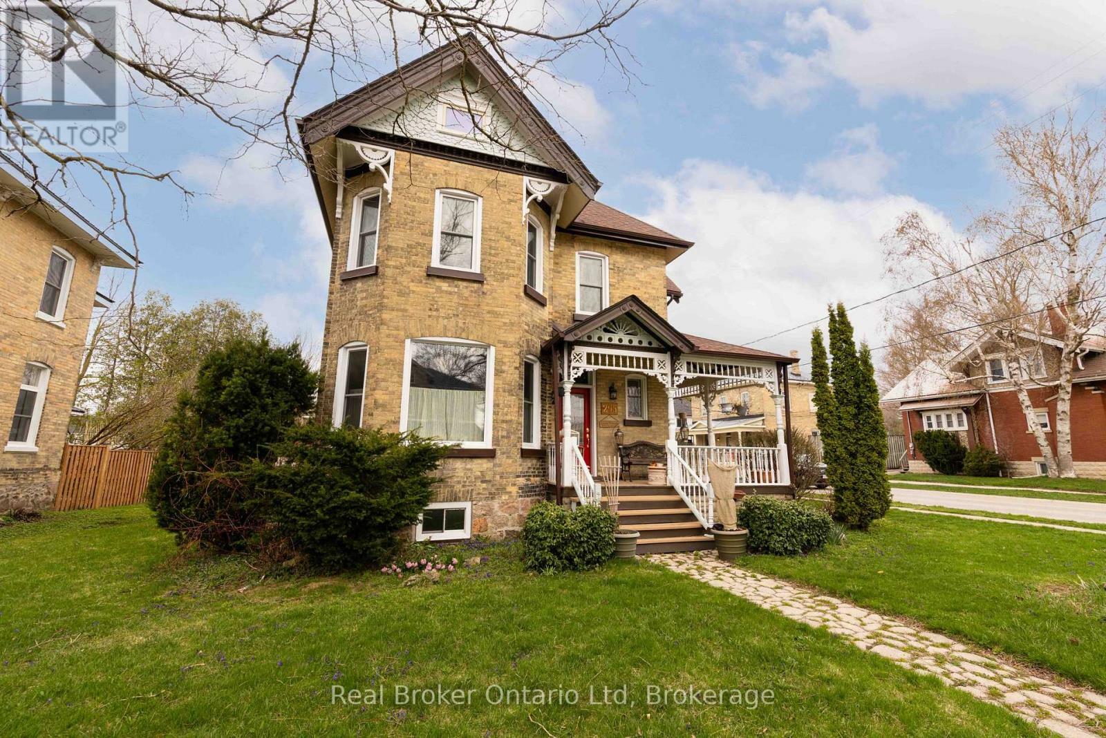 Property Photo: 295 Livingstone Avenue North ON N4W 1P8