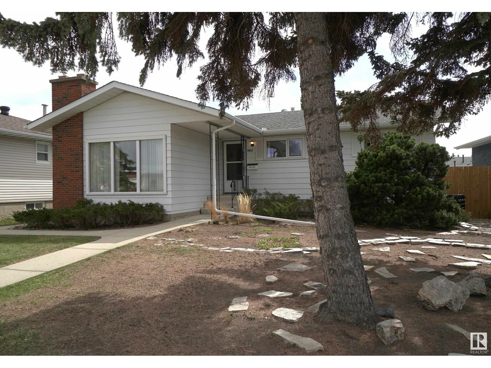 Photo de la propriété: 9411 139 Av NW AB T5E 5Z7
