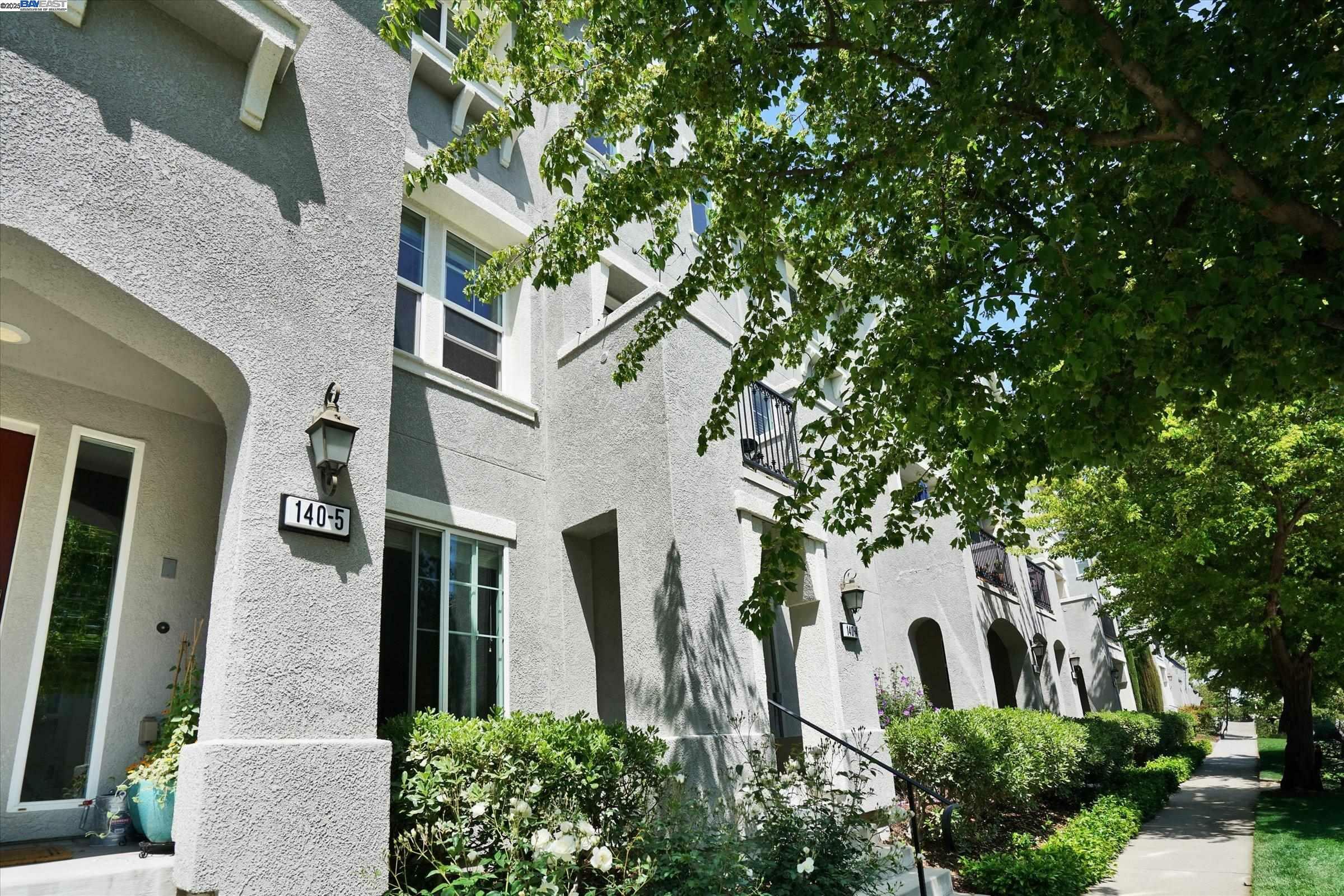 Property Photo: 140 Selby Ln 4 CA 94551