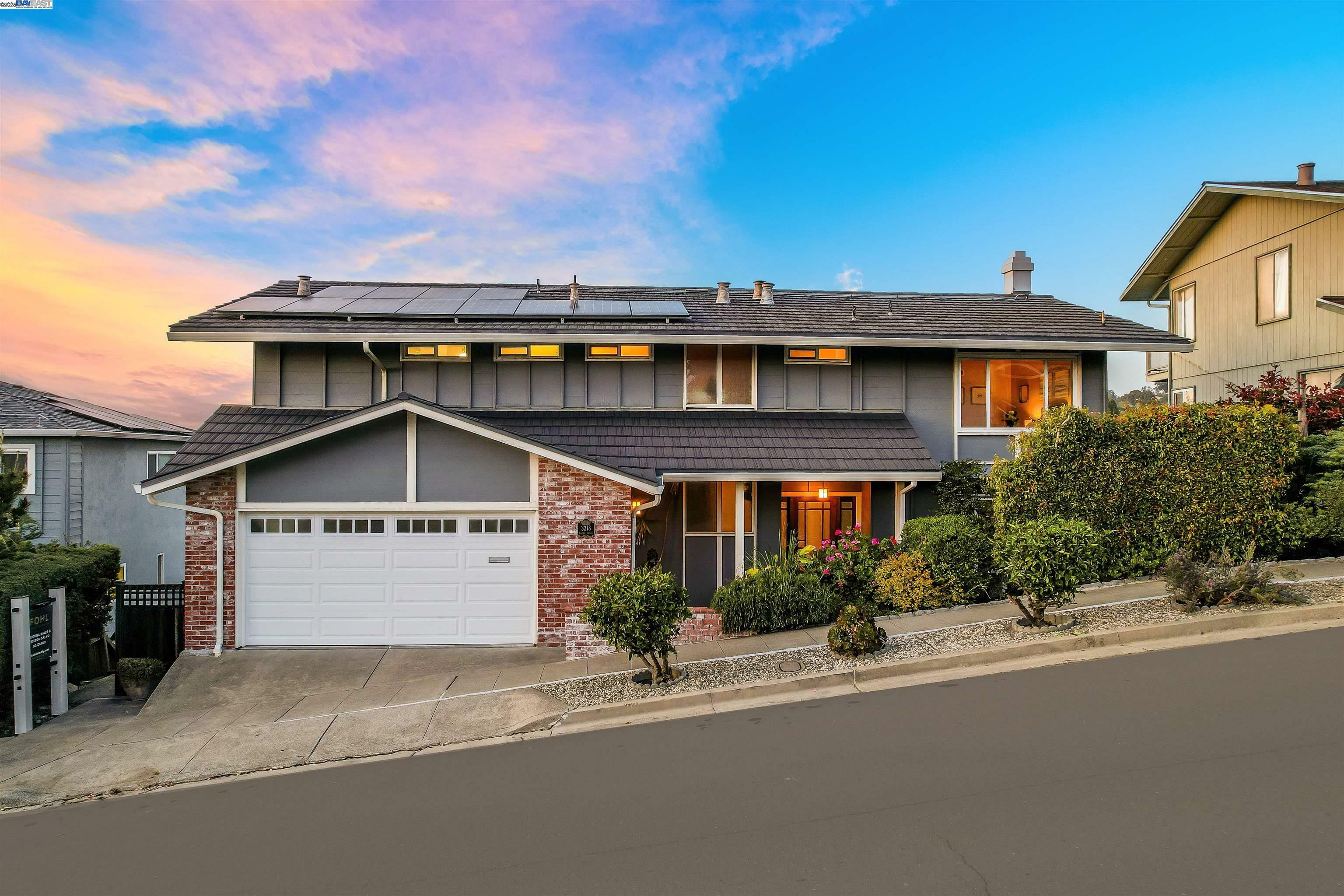 Property Photo: 3218 Oakes Dr CA 94542