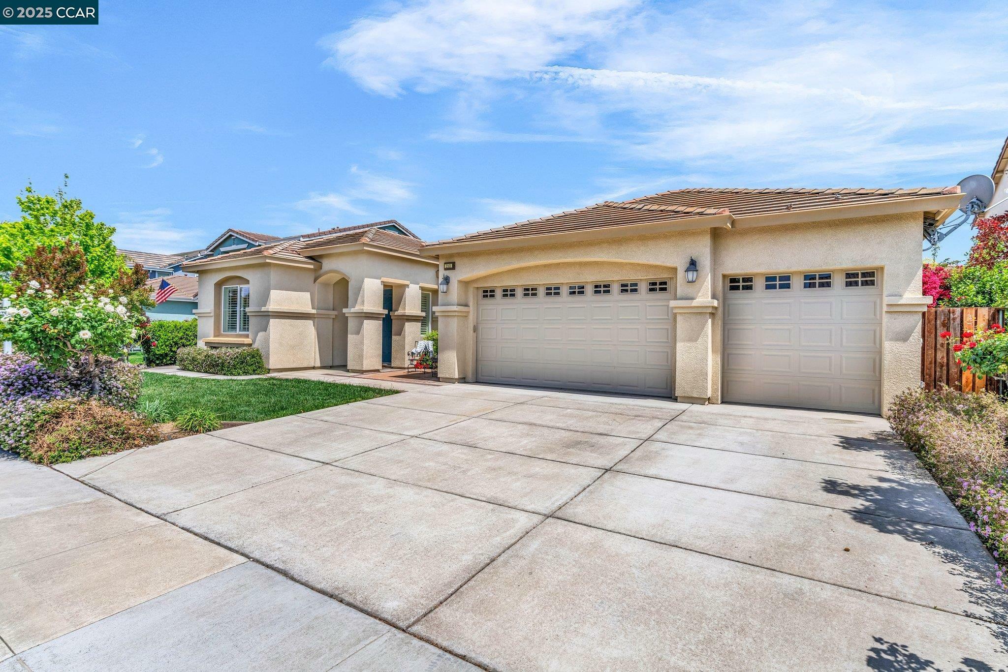 213 Shady Oak Dr  Oakley CA 94561 photo