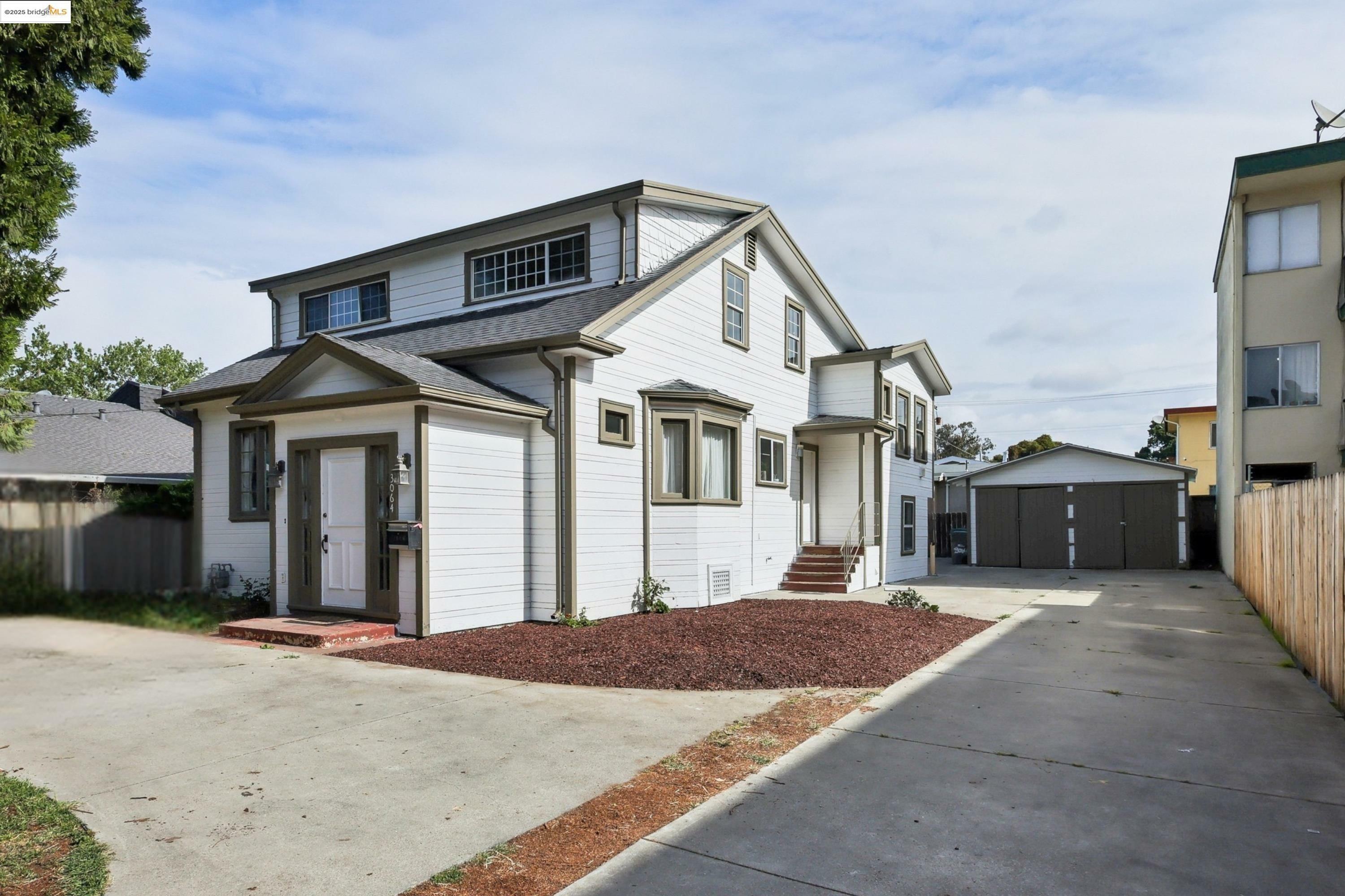 3064 E 15th St  Oakland CA 94601 photo