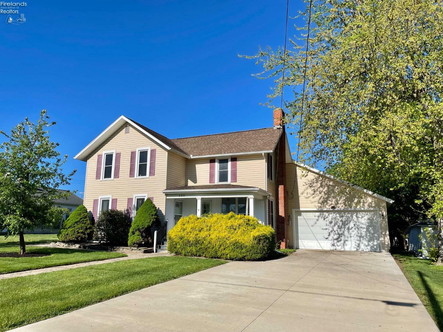 Property Photo: 244 Pleasant Street OH 44811