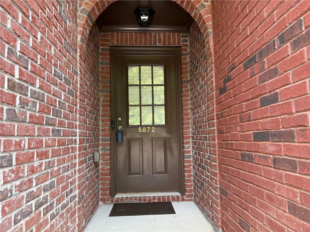 Property Photo: 5872 Oakbrook Lake Court GA 30093