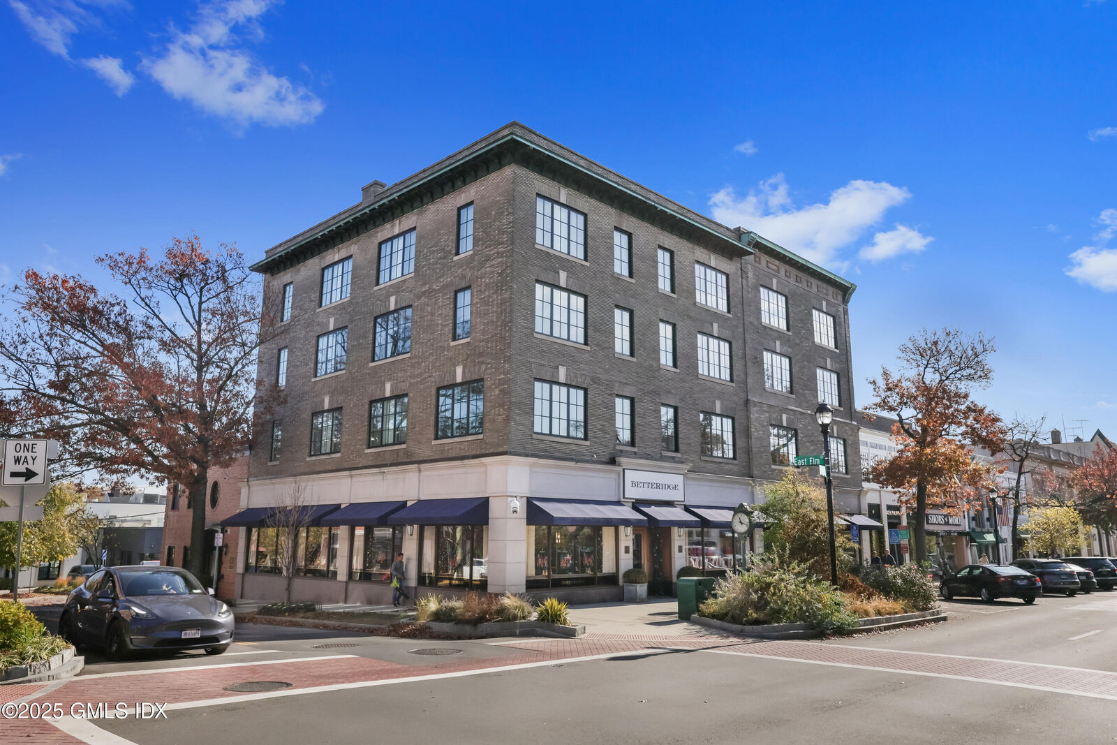 Property Photo: 2 E Elm Street 43 CT 06830