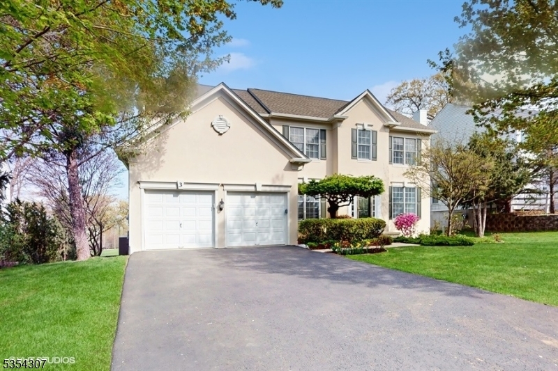 3 Wellington Dr  Bernards Twp. NJ 07920 photo
