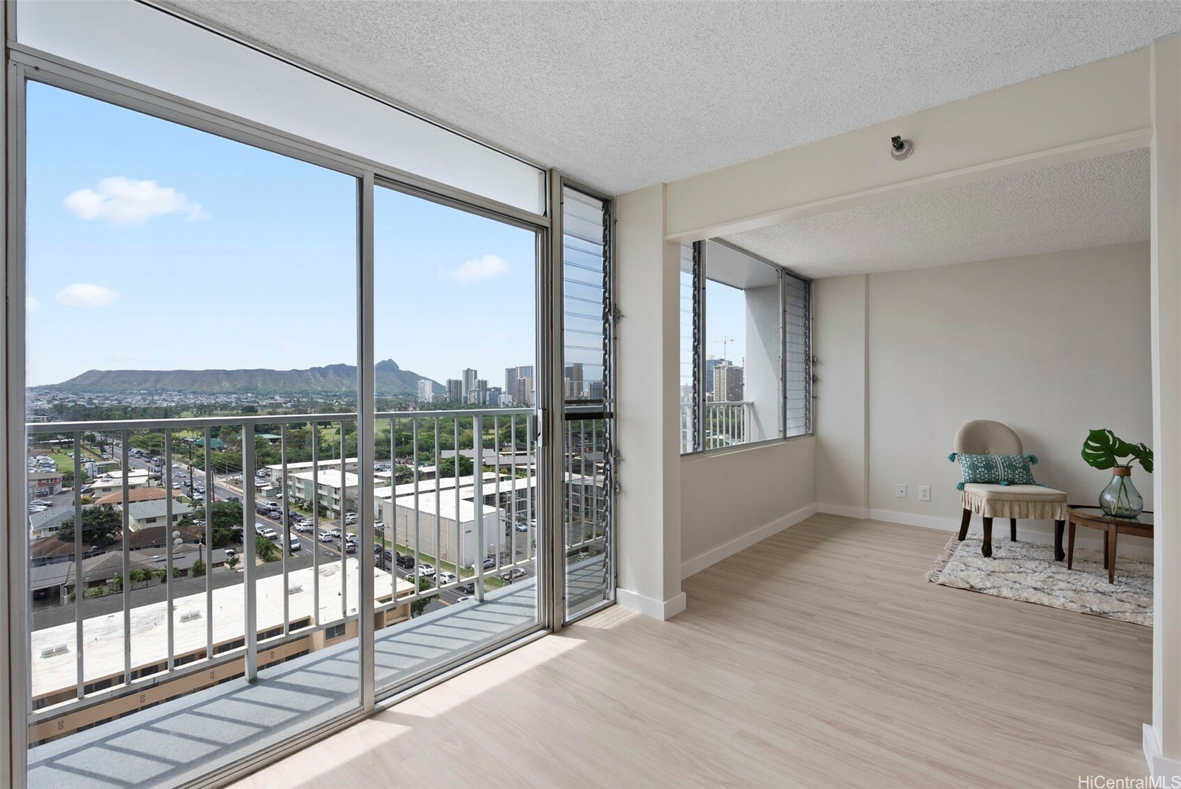 Property Photo:  2542 Date Street 904  HI 96826 