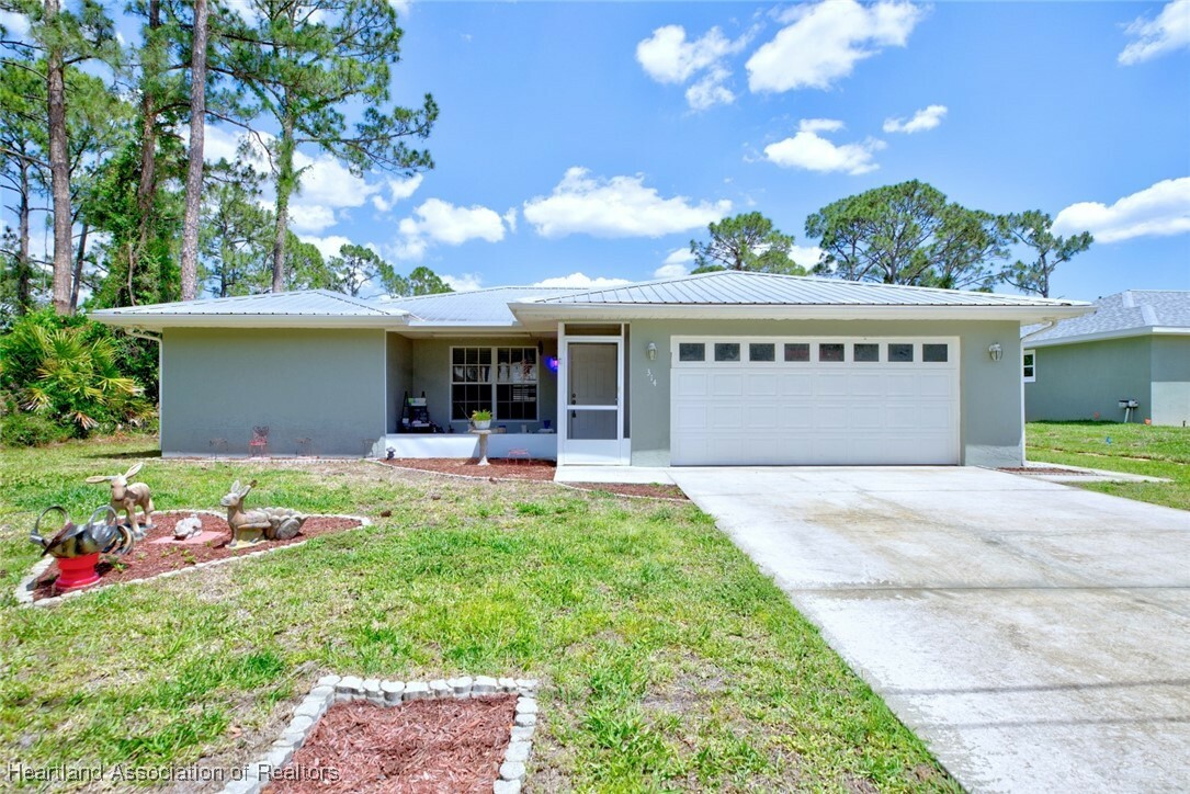 Property Photo: 314 Triumph Drive FL 33872