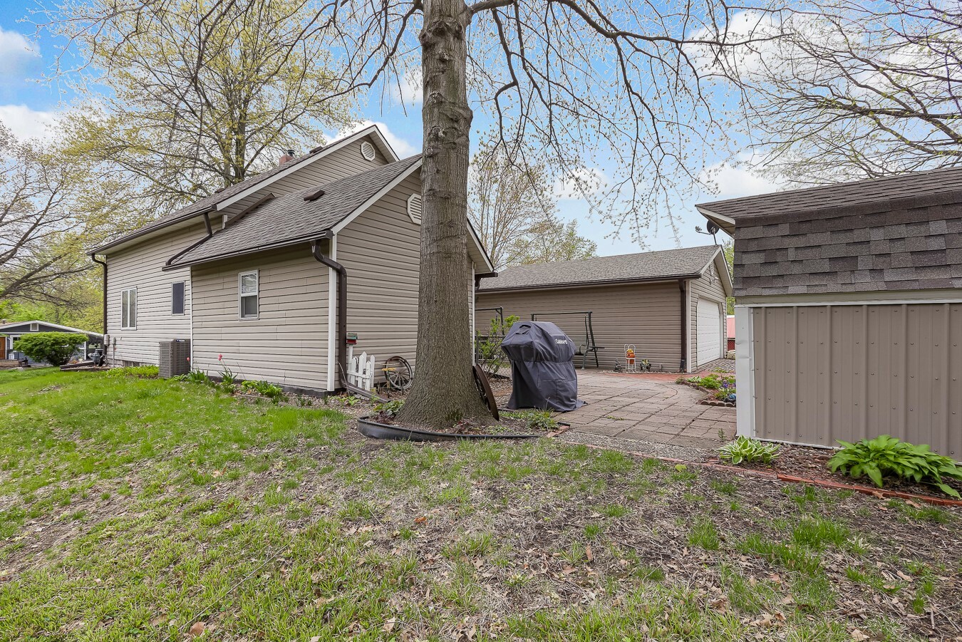 Property Photo: 1112 Liberty Street IA 50219