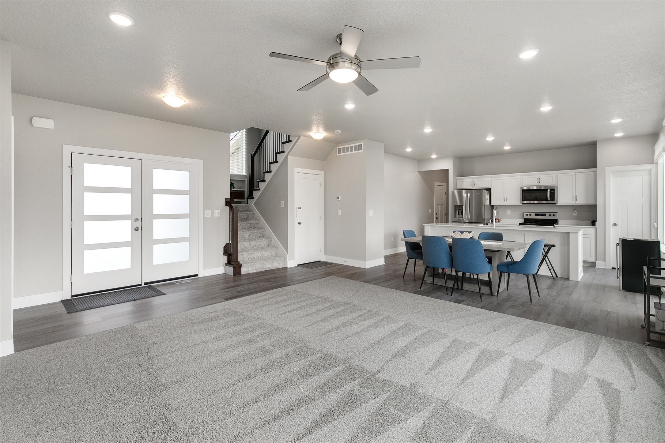 Property Photo:  718 Fountain View Drive  IA 50219 