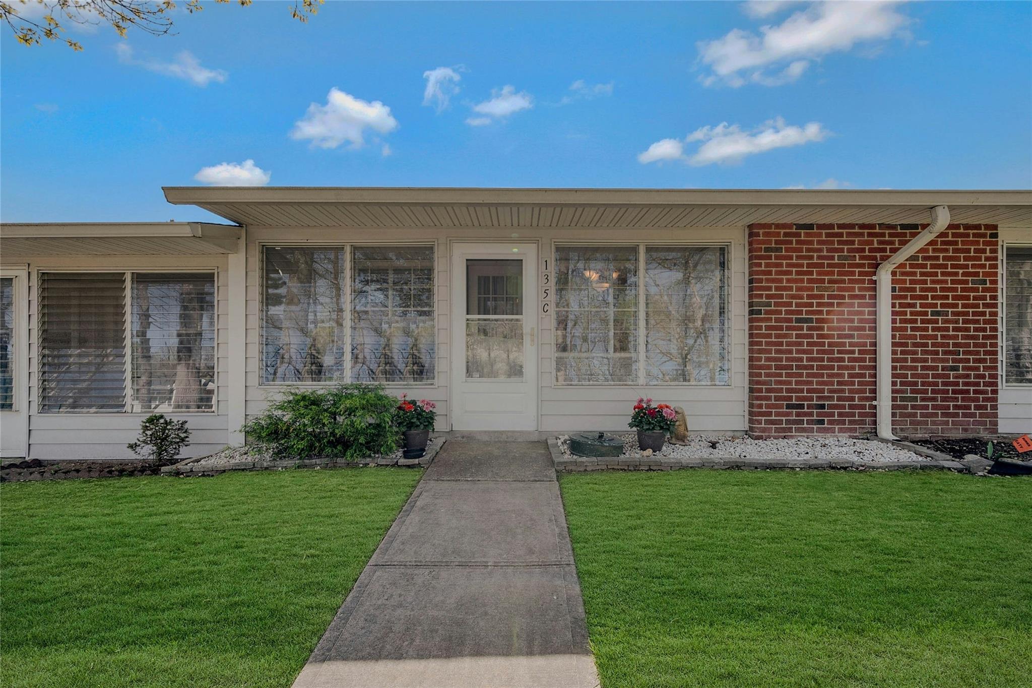 Property Photo:  135 C Eastbourne Court  NY 11961 