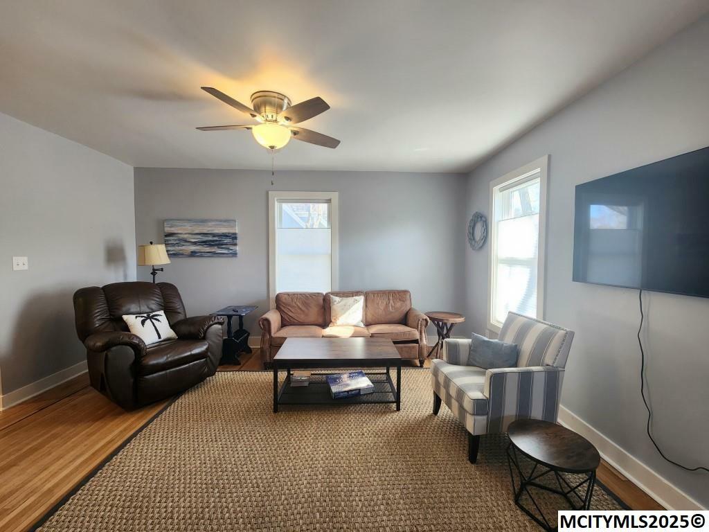 Property Photo: 400 N 5th St IA 50428