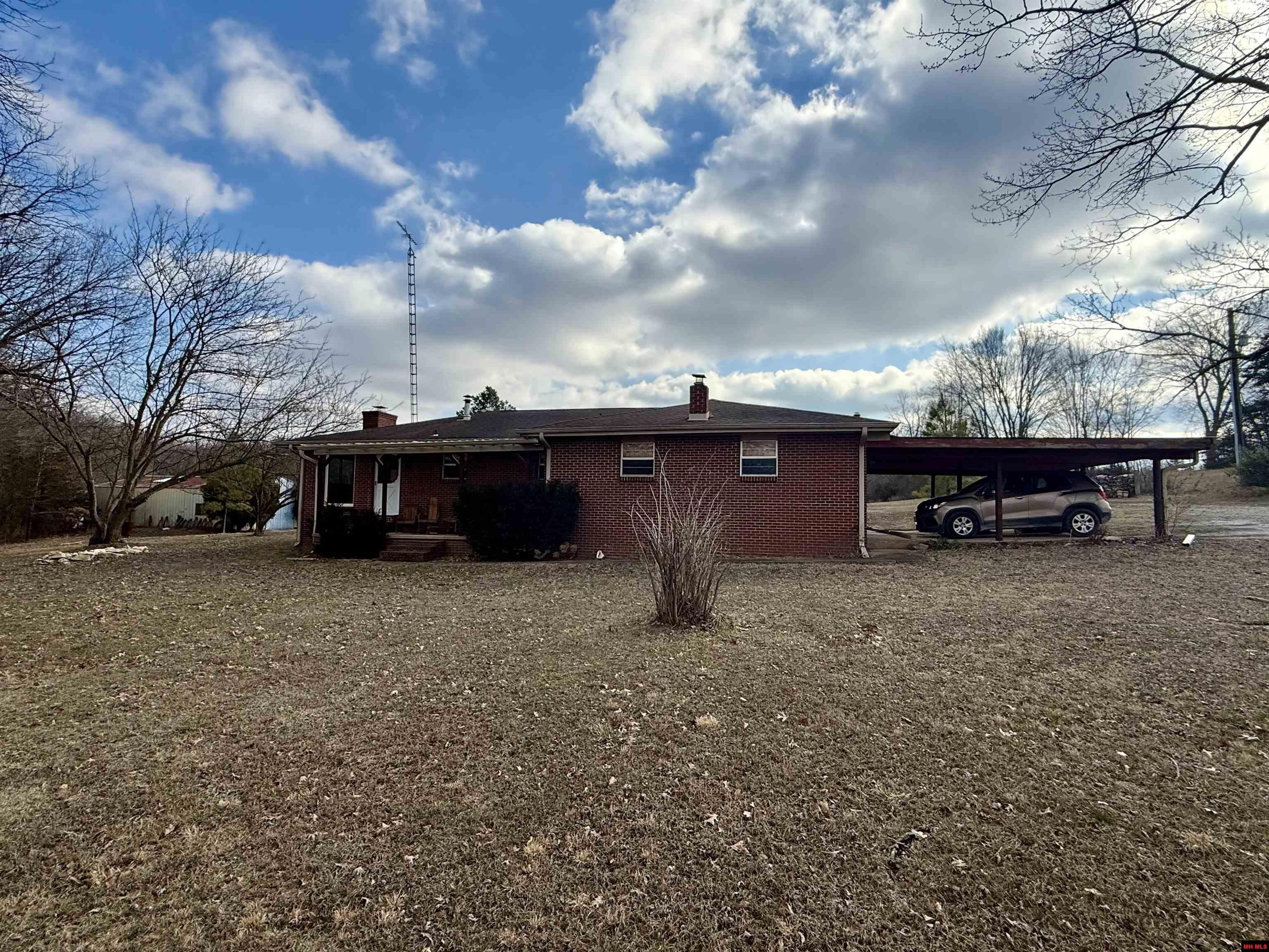 Property Photo: 1011 Old Military Road AR 72653