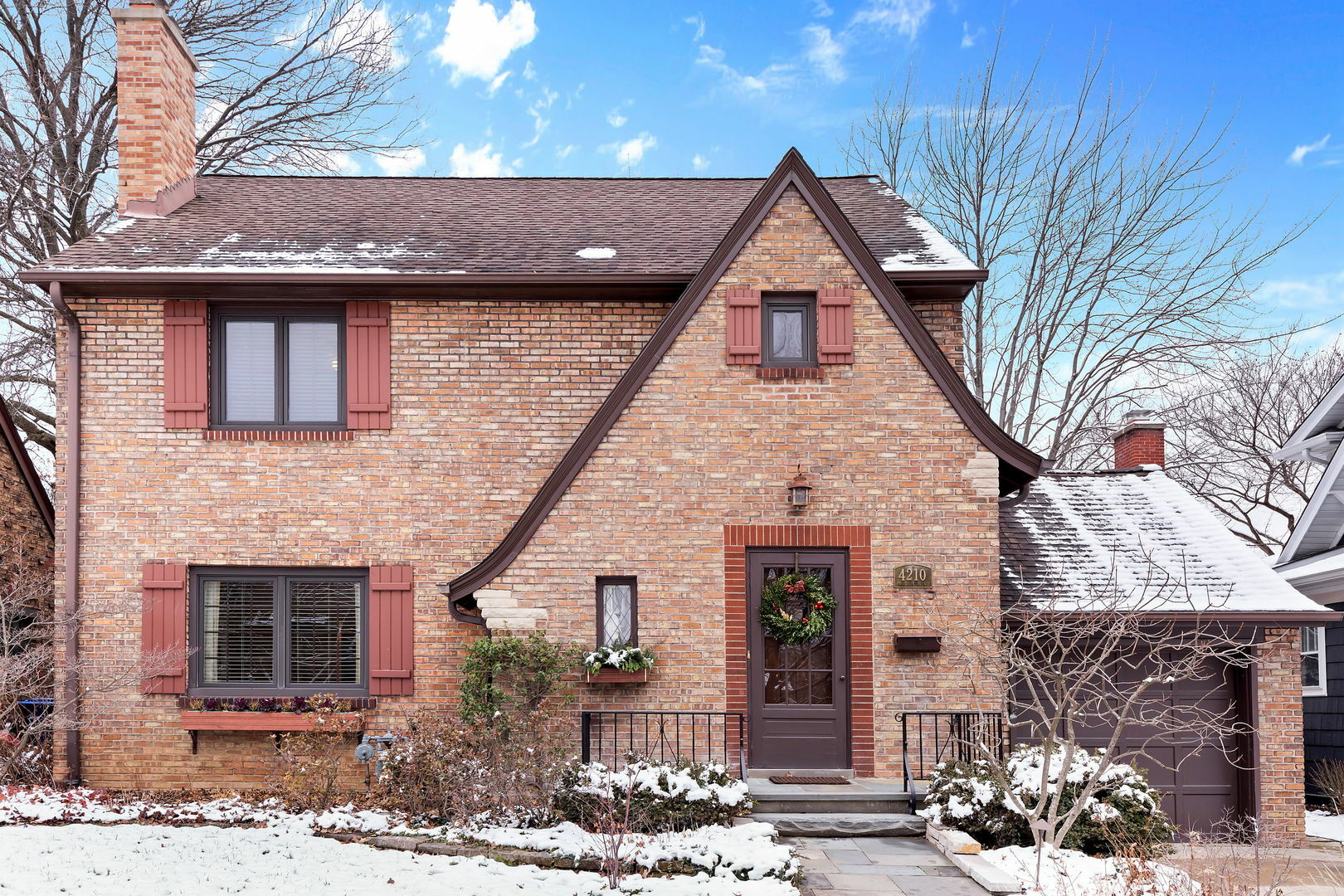 Property Photo: 4210 Franklin Avenue IL 60558